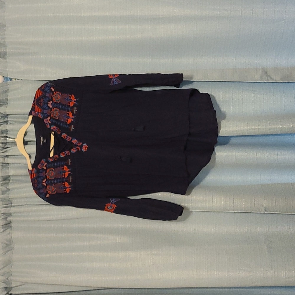 Long sleeve embroidered women's top